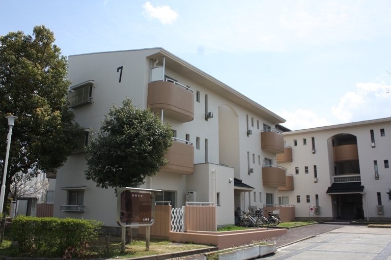 すっきり明るくなり、建設当初のような外観に戻りました。