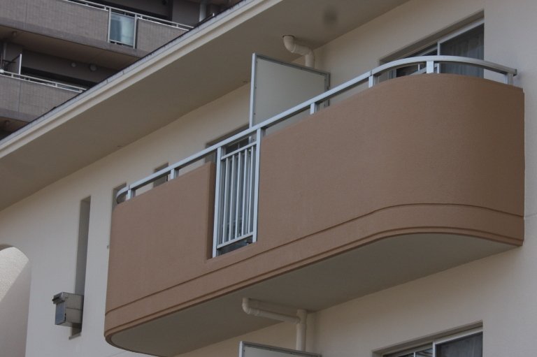 上からきれいに塗り直すことで、全体の雰囲気も明るくなりました。