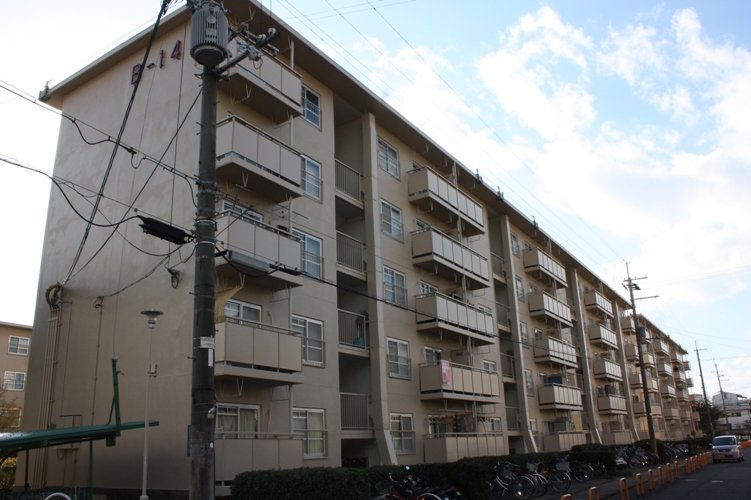 全体を補修・塗装することにより雰囲気も明るくなり、耐久性も戻りました。